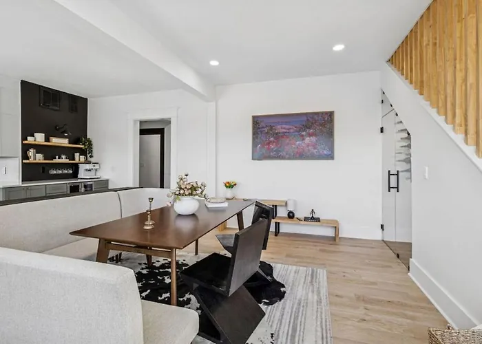 Wright Street Royale- New Downtown With Pool!