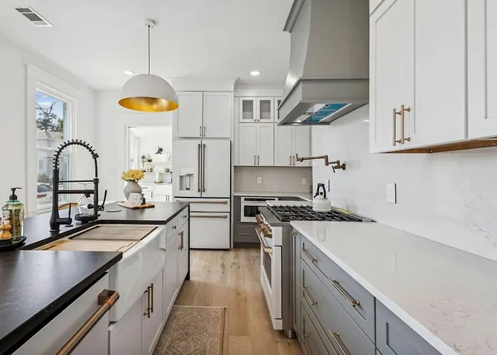 Wright Street Royale- New Downtown With Pool! Holiday home *