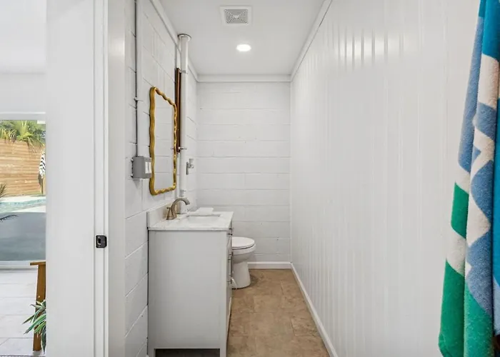 Wright Street Royale- New Downtown With Pool! Holiday home Pensacola