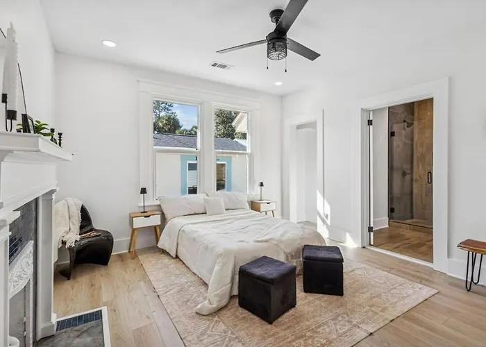 Wright Street Royale- New Downtown With Pool! Holiday home Pensacola