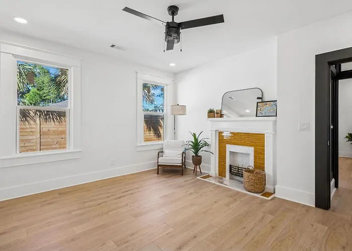 Wright Street Royale- New Downtown With Pool! * Pensacola