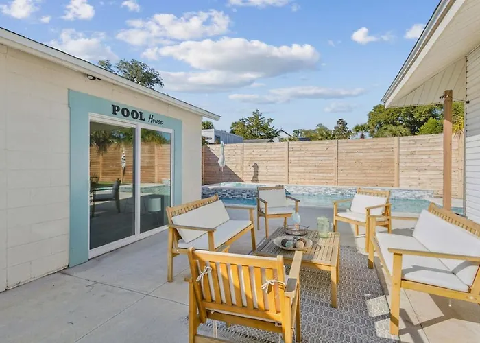 Wright Street Royale- New Downtown With Pool! Holiday home Pensacola