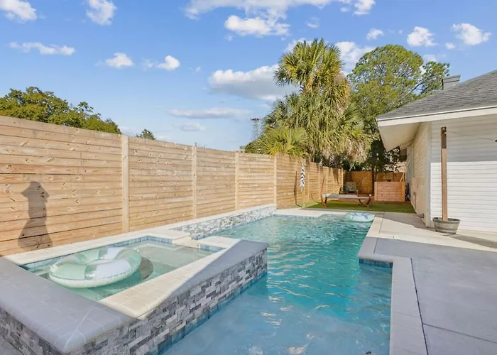 Wright Street Royale- New Downtown With Pool! *